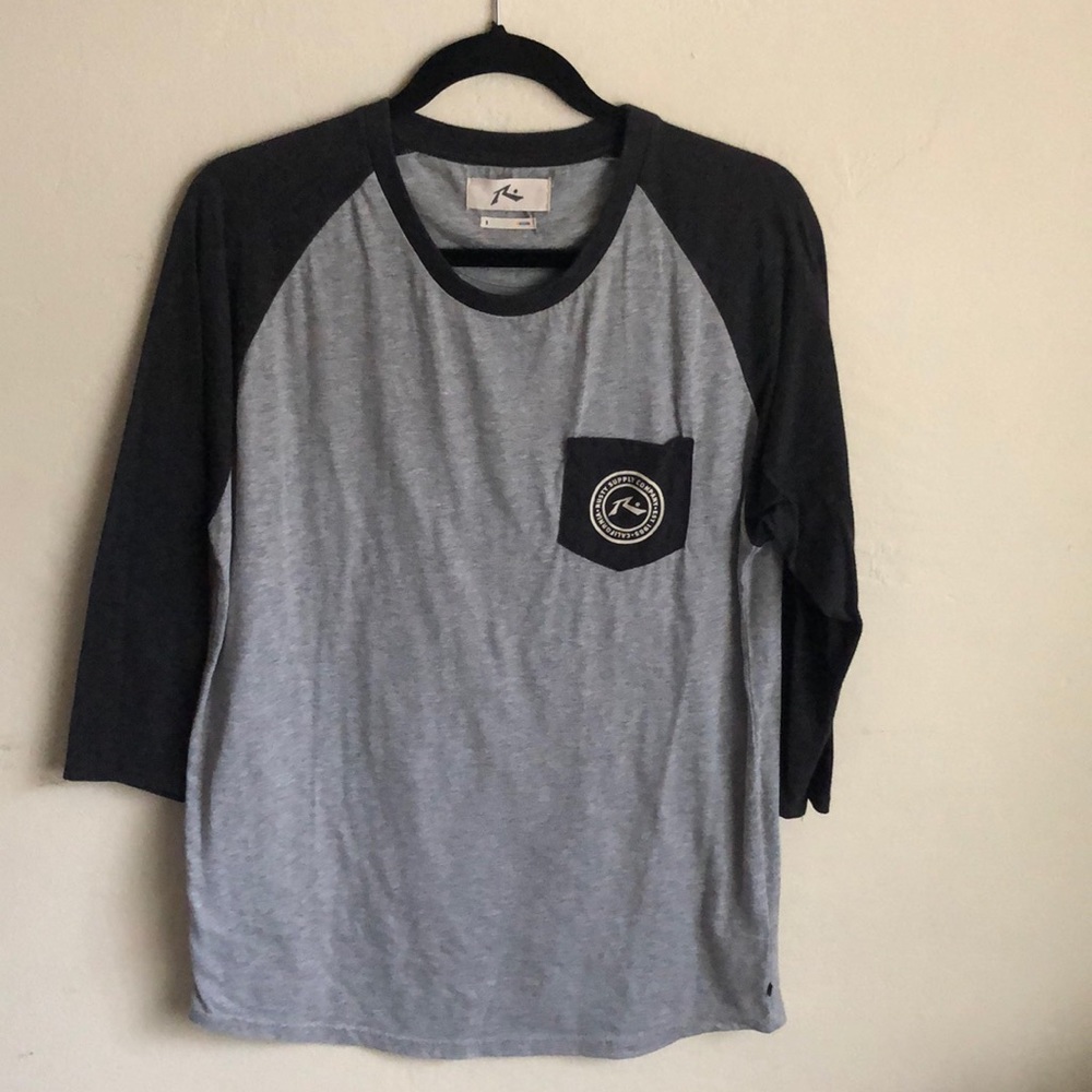 Men’s 3/4 sleeve Rusty baseball tee.